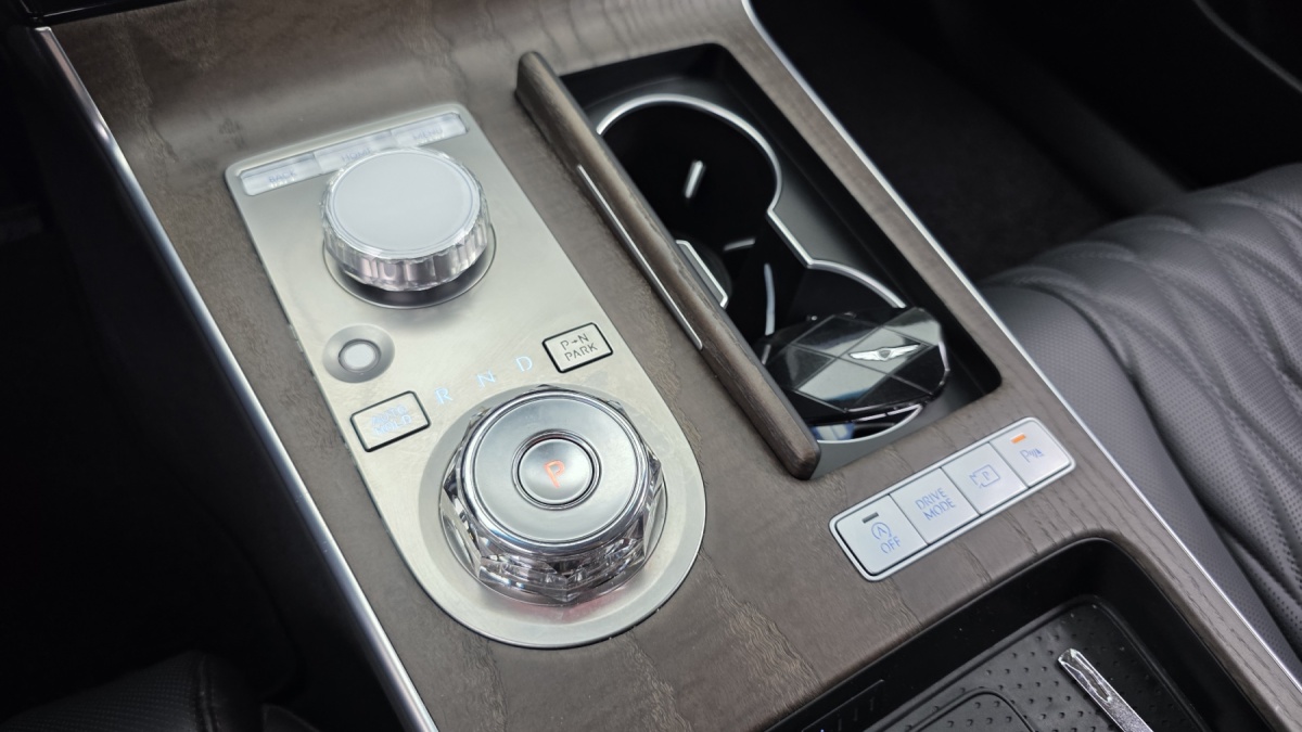 Genesis G80, 2023 — фото 9 из 12