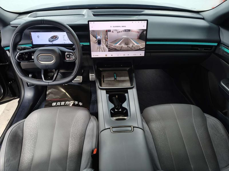 Lynk & Co 07 EM-P Hybrid, 2025 — фото 10 из 12