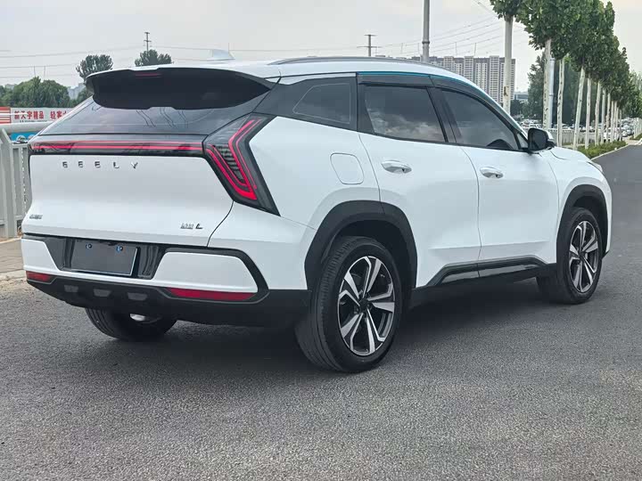 Geely Atlas L, 2025 — фото 9 из 9