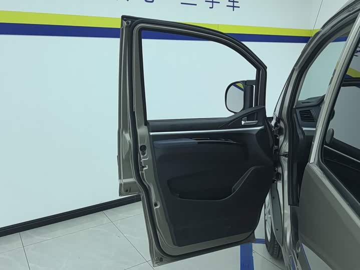 Dongfeng Forthing Lingzhi M5, 2025 — фото 7 из 9