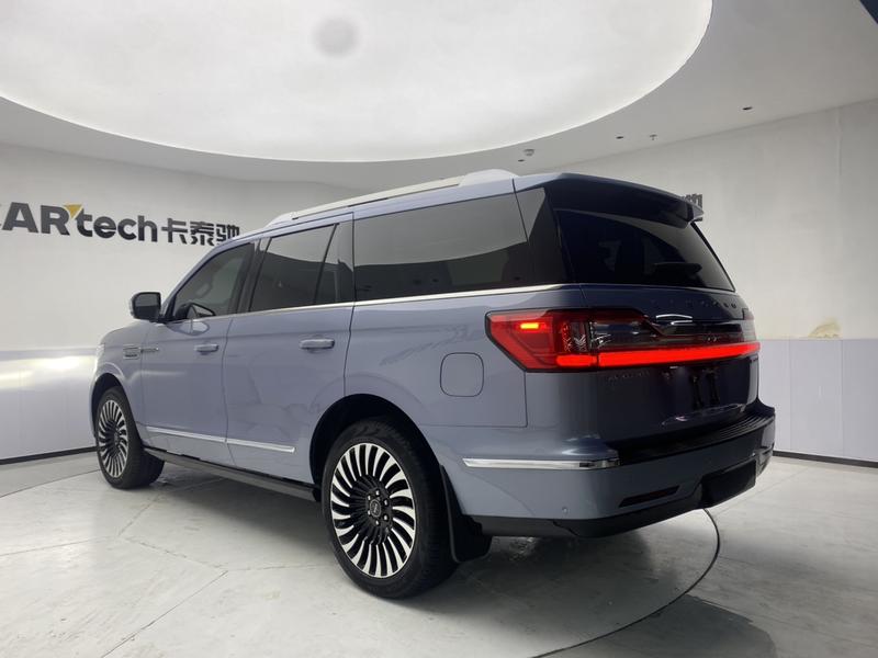 Lincoln Navigator, 2023 — фото 5 из 12