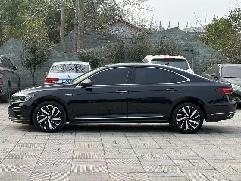 Volkswagen Passat, 2022 — фото 4 из 11