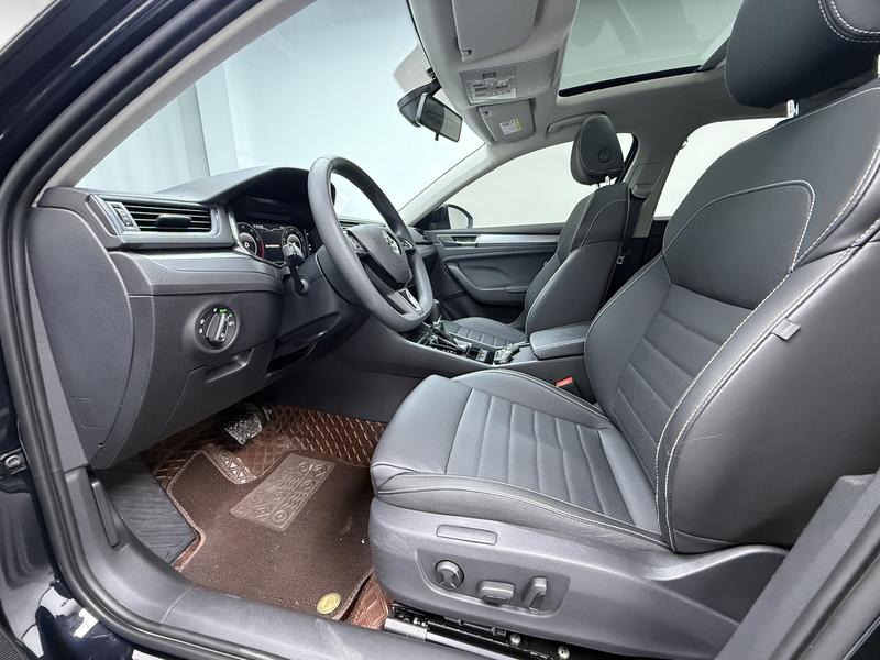 Skoda Superb, 2023 — фото 10 из 12