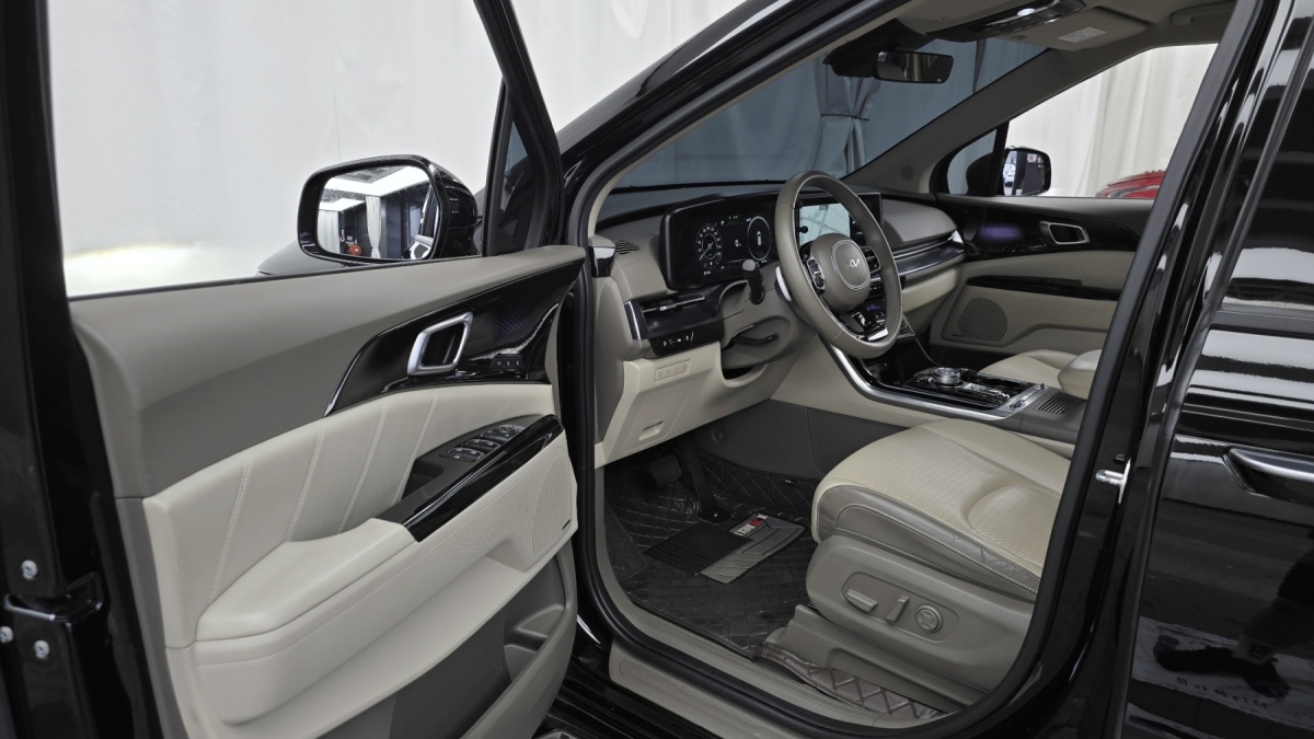 Kia Carnival, 2023 — фото 9 из 12