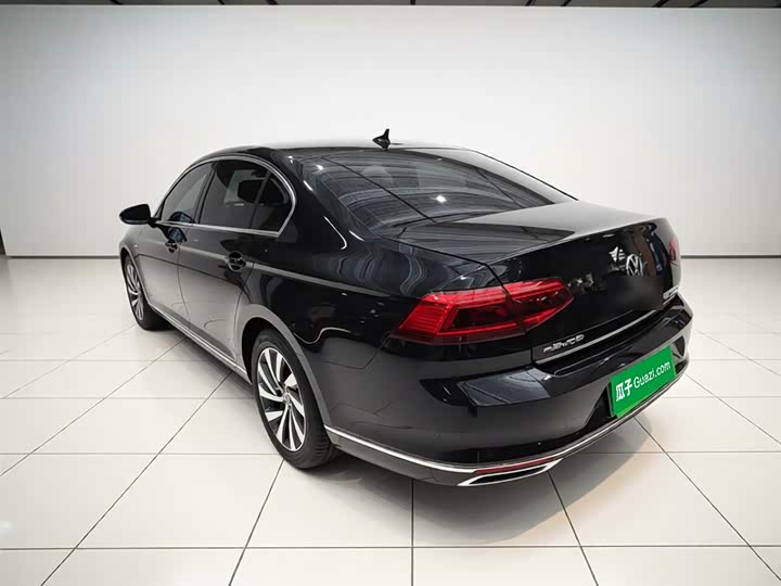Volkswagen Magotan GTE Hybrid, 2023 — фото 5 из 9