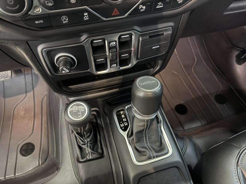 Jeep Gladiator, 2023 — фото 10 из 12