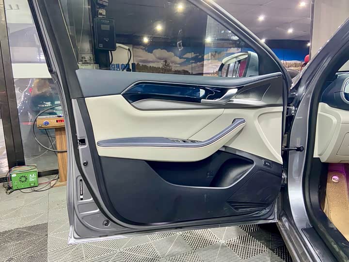 BYD Qin Plus, 2022 — фото 8 из 9