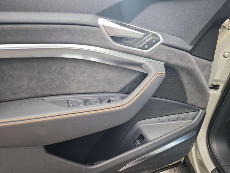 Audi e-tron, 2025 — фото 8 из 10