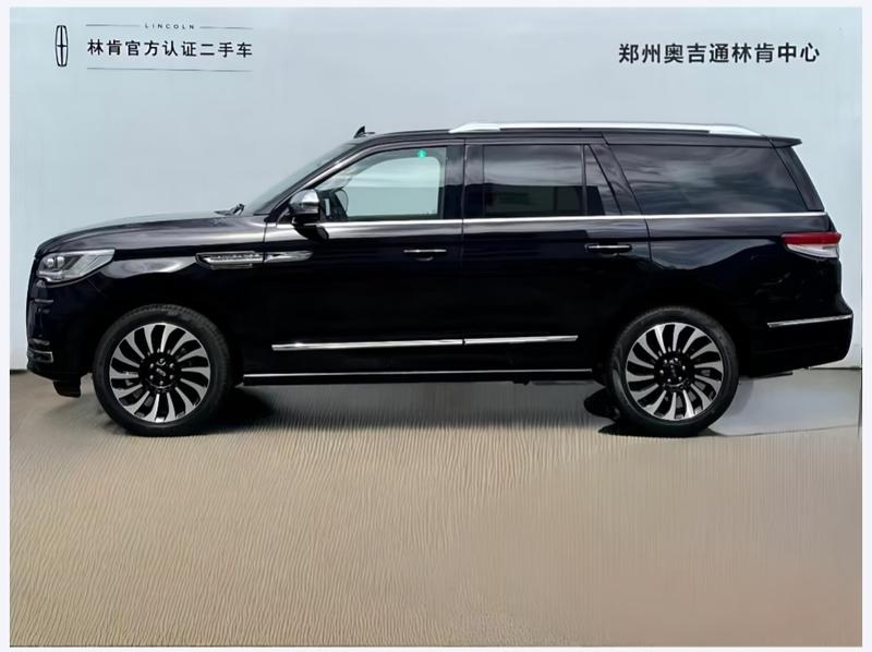 Lincoln Navigator, 2025 — фото 2 из 8