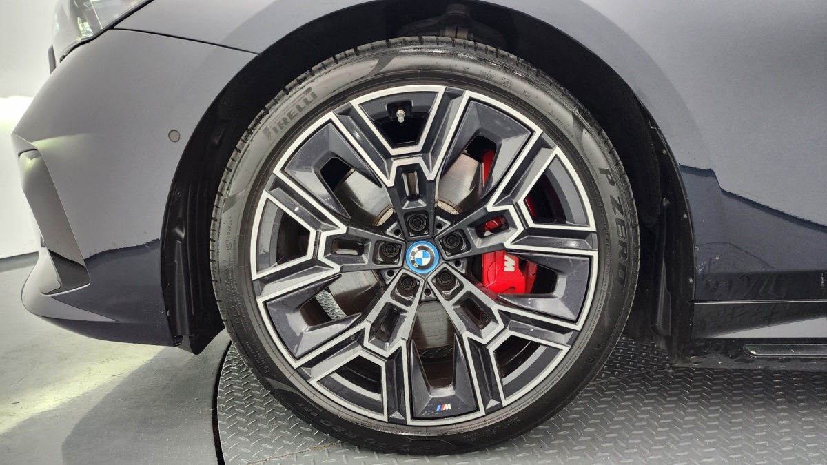BMW i5, 2023 — фото 5 из 12