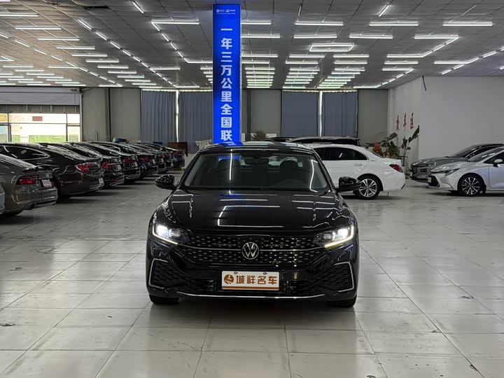 Volkswagen Passat, 2023 — фото 2 из 9