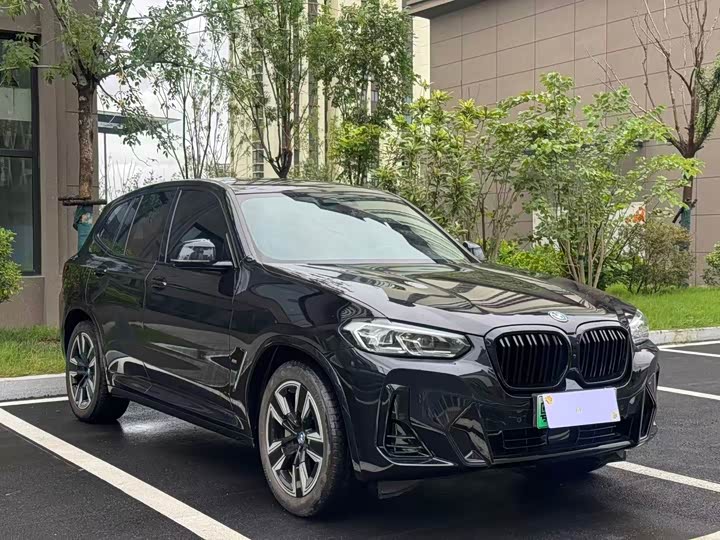 BMW iX3, 2023 — фото 3 из 9