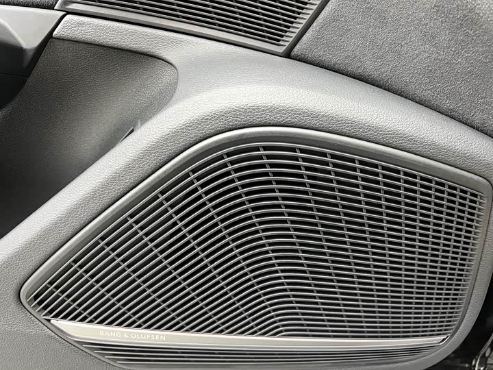 Audi RS 4, 2023 — фото 5 из 9