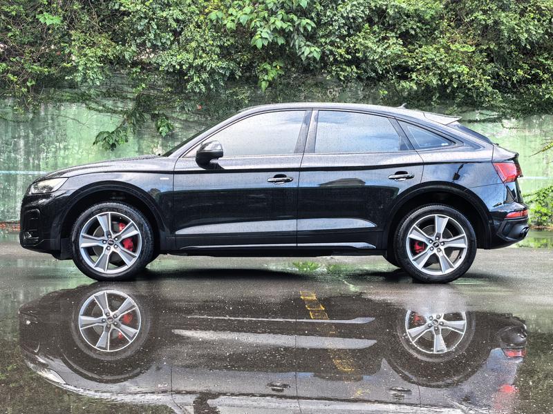 Audi Q5L Sportback, 2023 — фото 4 из 12