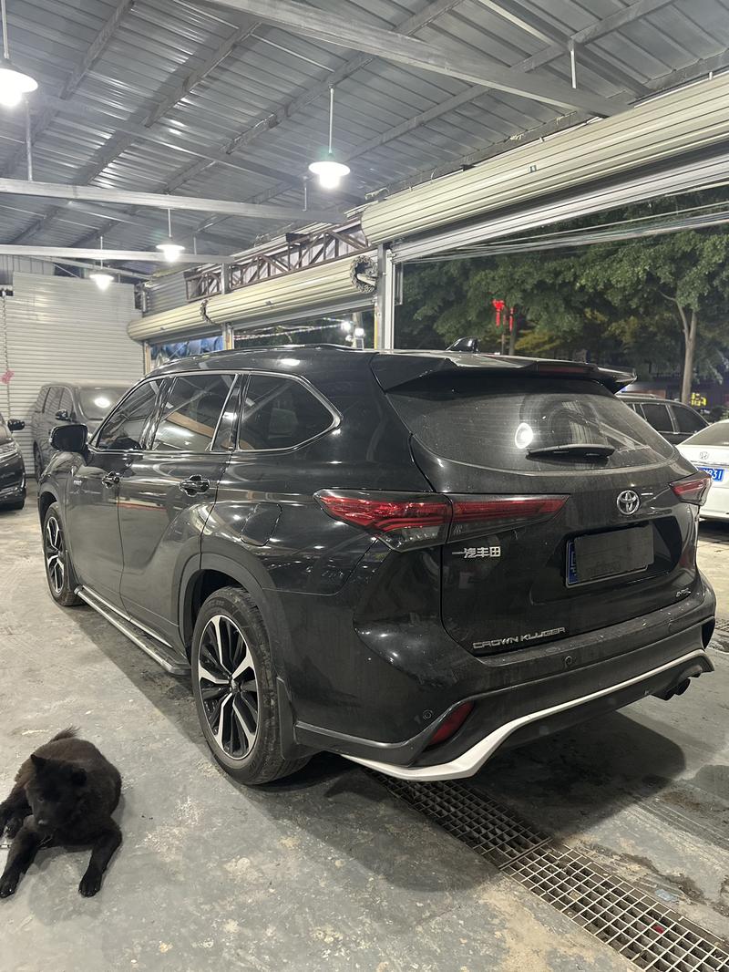 Toyota Crown Kluger, 2022 — фото 4 из 9