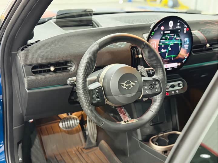 Mini Mini JCW, 2025 — фото 6 из 9