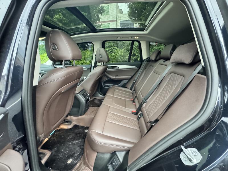 BMW iX3, 2022 — фото 9 из 10