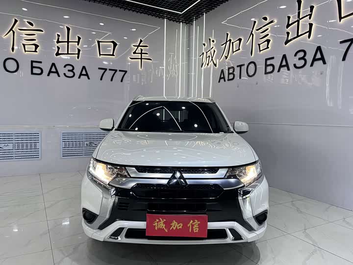 Mitsubishi Outlander, 2022 — фото 2 из 9