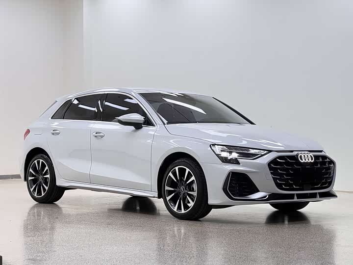 Audi A3, 2024 — фото 3 из 9