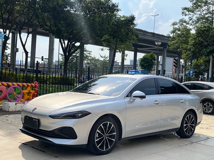 Roewe D7, 2024 — купить в Москве под ключ