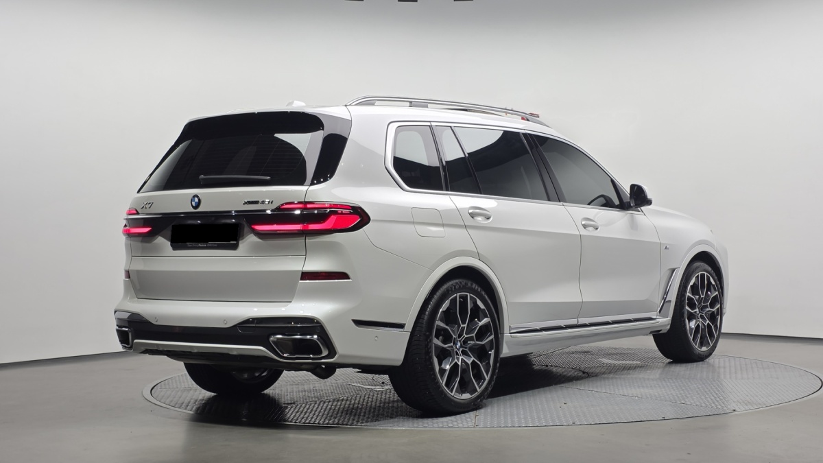 BMW X7, 2023 — фото 2 из 12