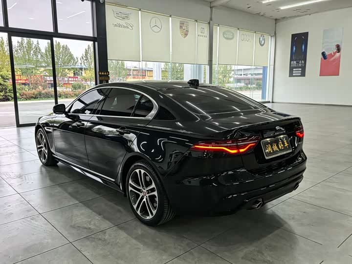 Jaguar XE L, 2023 — фото 6 из 9