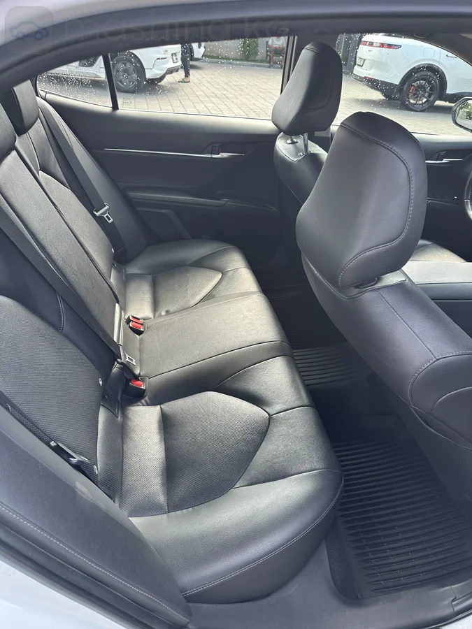 Toyota Camry, 2021 — фото 6 из 8