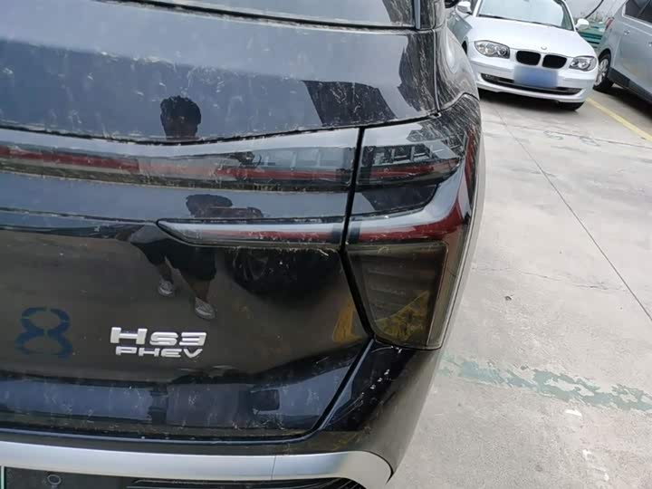 Hongqi HS3 Hybrid, 2025 — фото 8 из 9