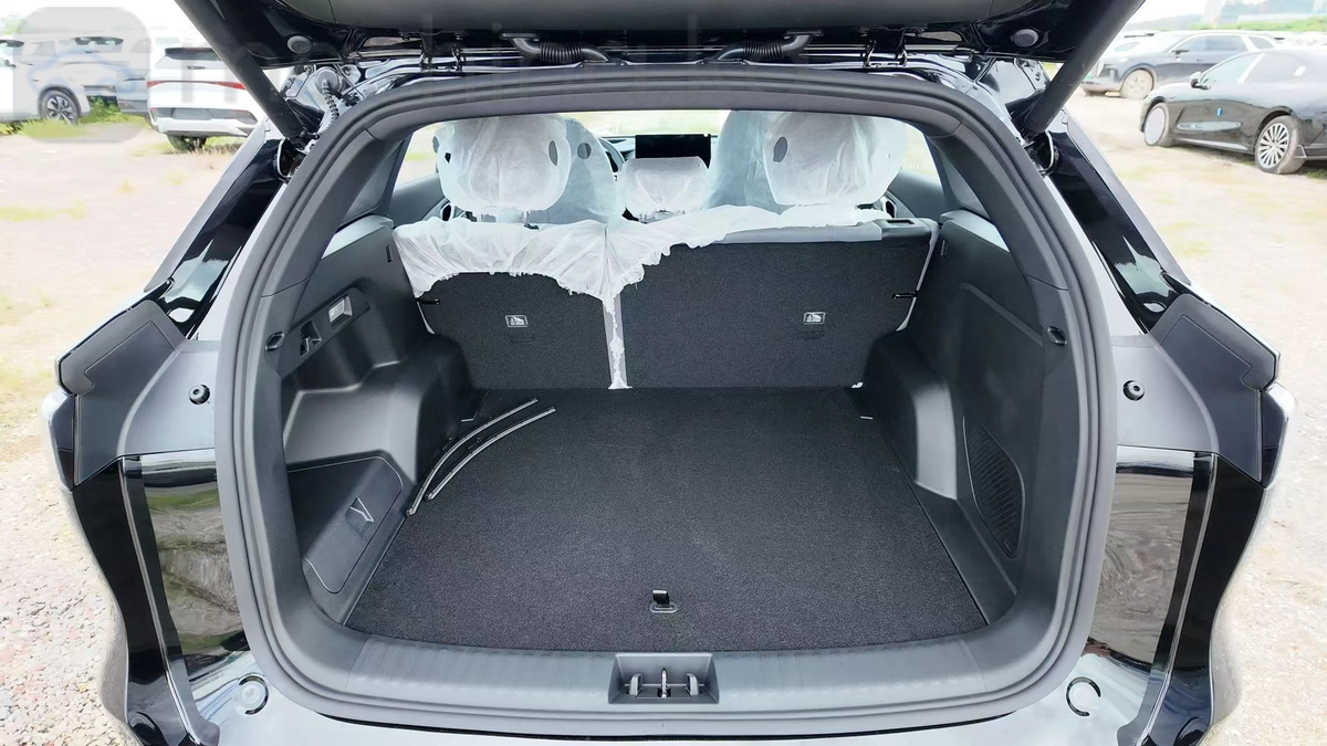 Geely Galaxy M7, 2026 — фото 9 из 12