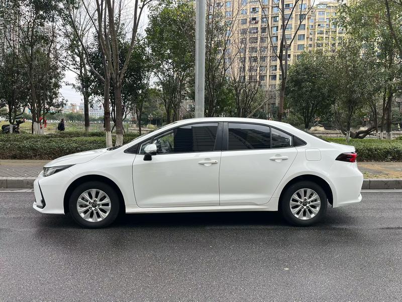 Toyota Corolla, 2023 — фото 4 из 10