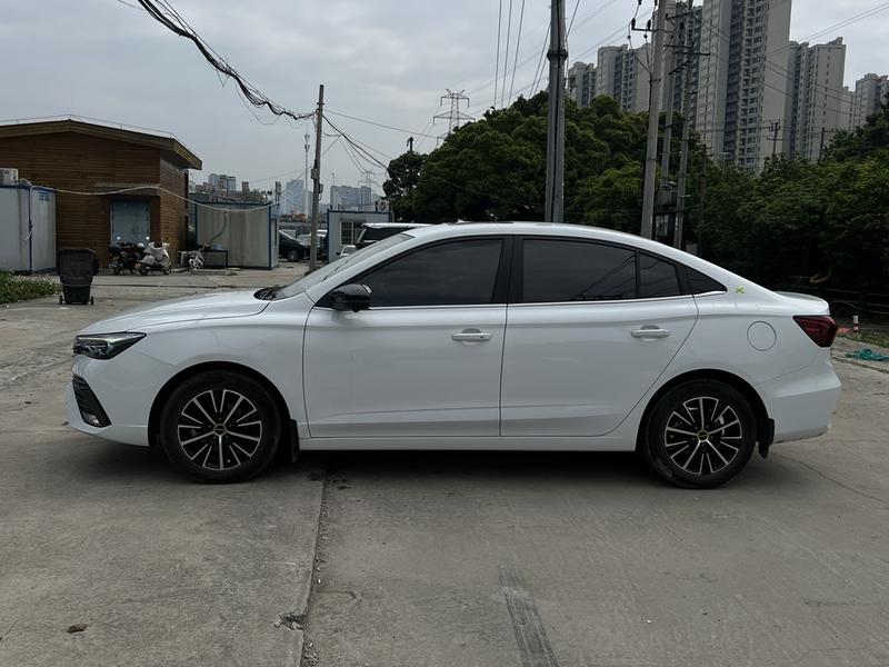 Roewe i5, 2022 — фото 4 из 12