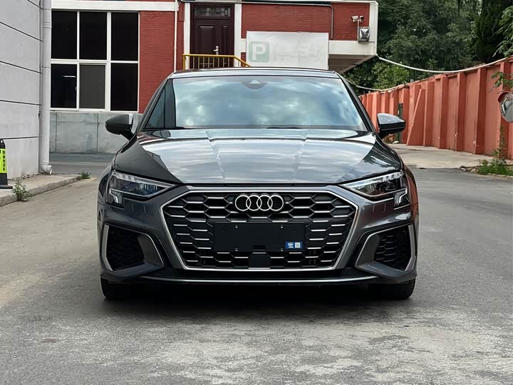 Audi A3, 2023 — фото 2 из 9