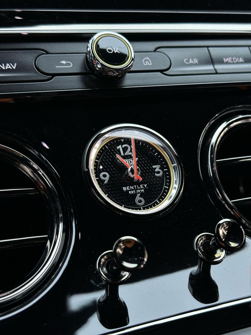 Bentley Continental GT Hybrid, 2025 — фото 7 из 12