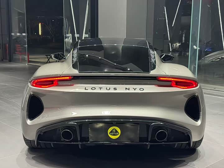 Lotus Emira, 2025 — фото 3 из 7