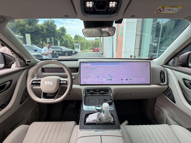Geely Galaxy M9, 2025 — фото 6 из 11
