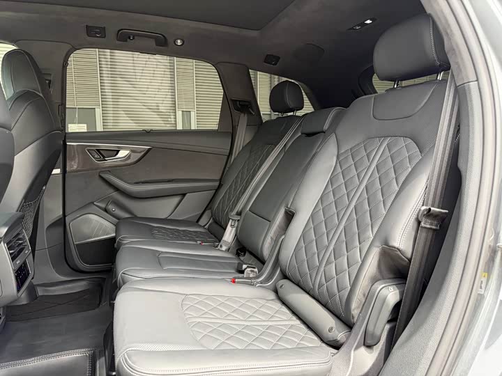 Audi SQ7, 2023 — фото 9 из 9