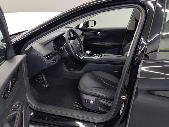 Hongqi E-QM5, 2024 — фото 9 из 9