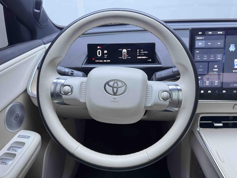 Toyota bZ3X, 2025 — фото 9 из 12