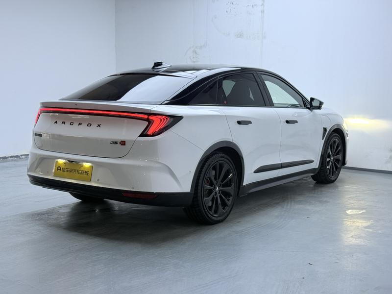 BAIC Arcfox Alpha S, 2023 — фото 7 из 12
