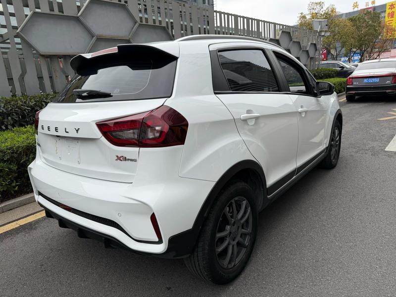 Geely Vision X3, 2021 — фото 6 из 10