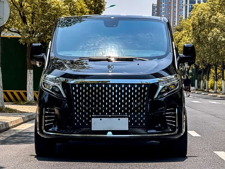 Ford Tourneo, 2025 — фото 2 из 9