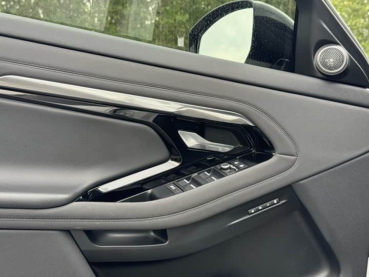 Land Rover Range Rover Evoque L, 2023 — фото 9 из 9
