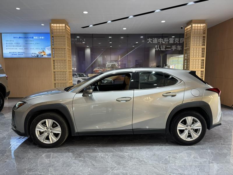 Lexus UX, 2023 — фото 2 из 11