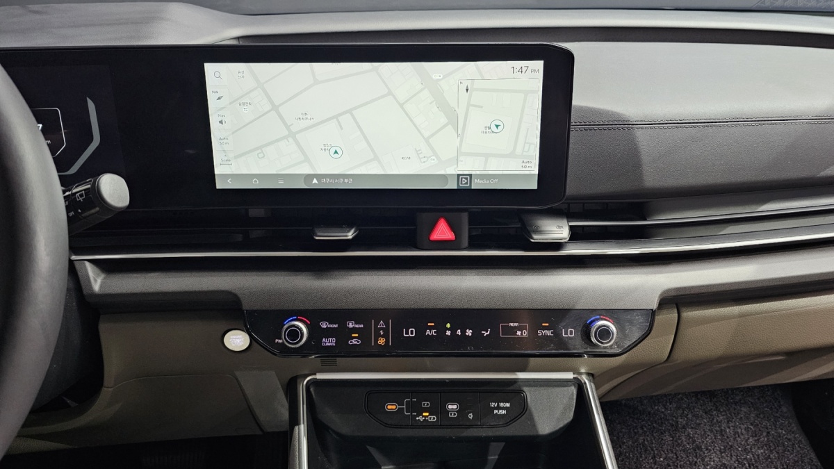 Kia Carnival, 2023 — фото 11 из 12
