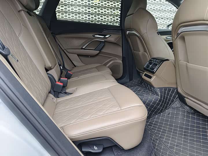 Audi Q5L, 2025 — фото 7 из 9