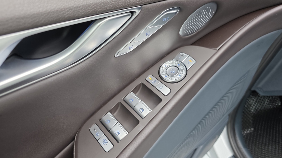 Genesis G80, 2023 — фото 11 из 12