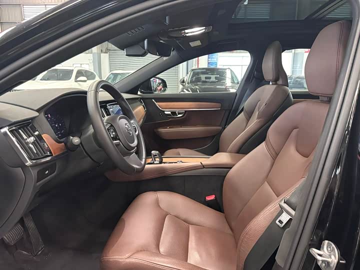 Volvo S90, 2024 — фото 8 из 9