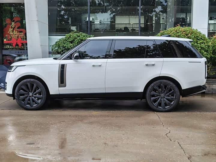Land Rover Range Rover, 2023 — фото 2 из 9