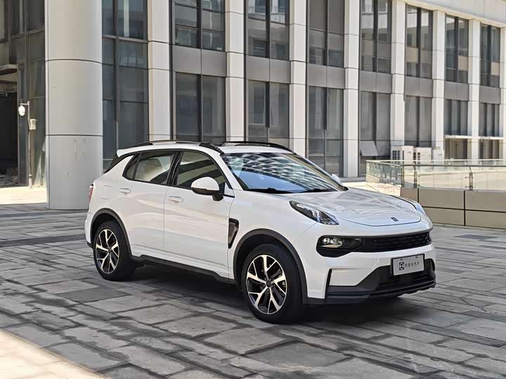 Lynk & Co 01 EM-P Hybrid, 2023 — фото 3 из 9