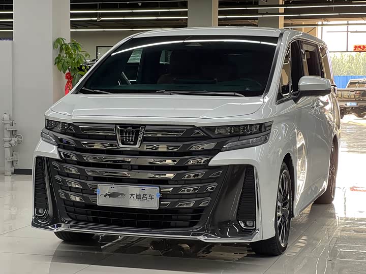 Toyota Vellfire, 2023 — купить в Смоленске под ключ